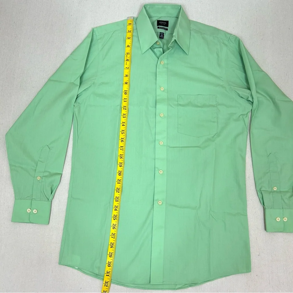 NWOT Arrow Classic Fit Green Dress Shirt with Classic Collar and Long Sleeves